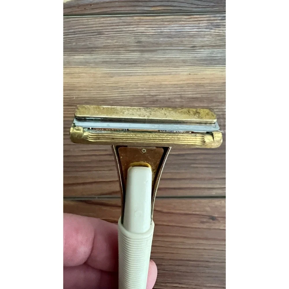 Vintage Schick Eversharp Injector Razor Type J Crown Cream Gold Made in USA